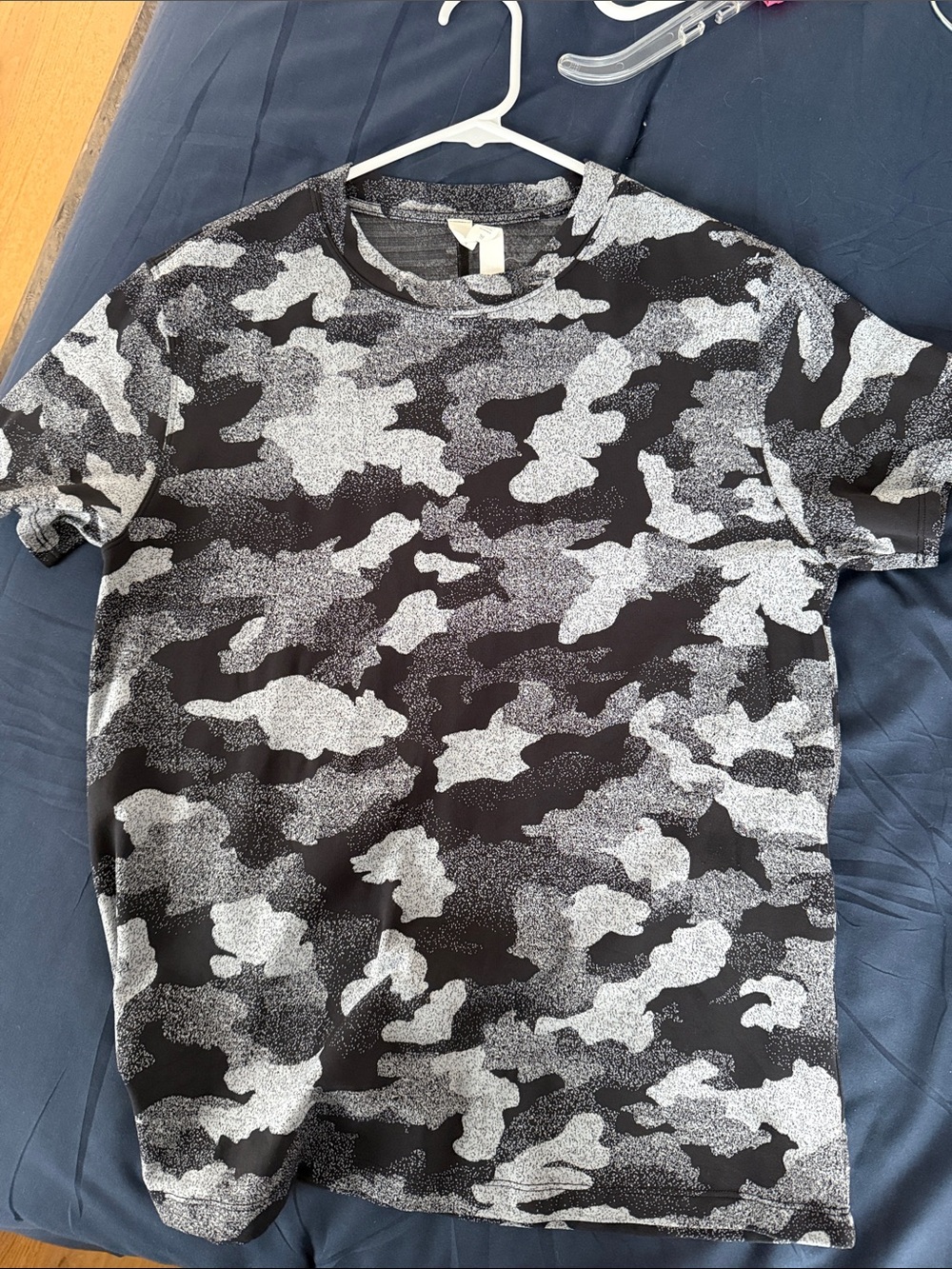 lululemon athletica Short Sleeve Camo Tee - Black & Gray